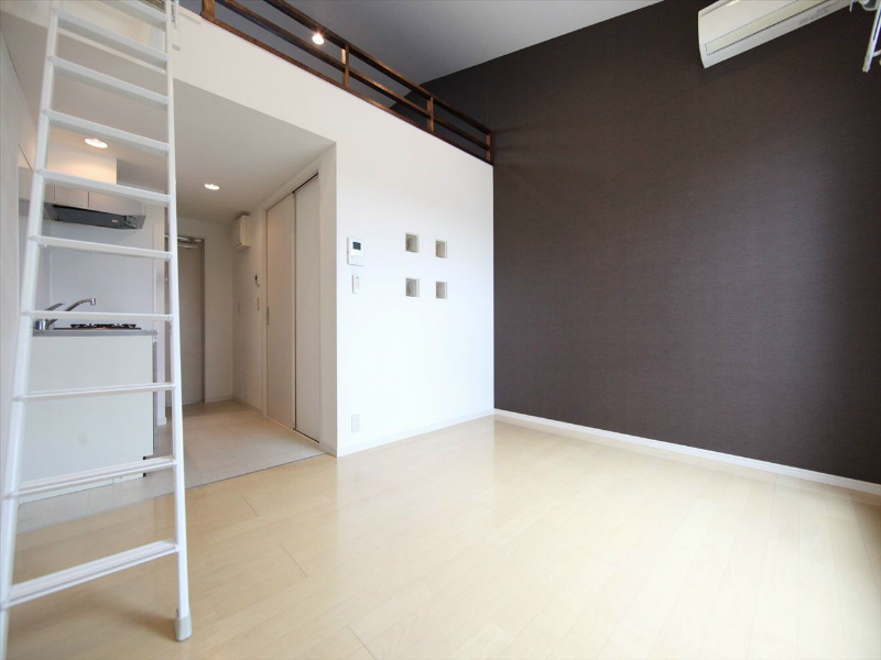 居室・リビング　洋室9.7帖　ロフト6.7帖（収納でもお部屋でも使えます）