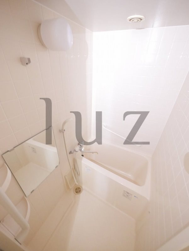 バス・シャワールーム　ゆったりとしたバスルームです！