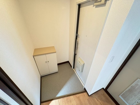 玄関　※別部屋の写真です