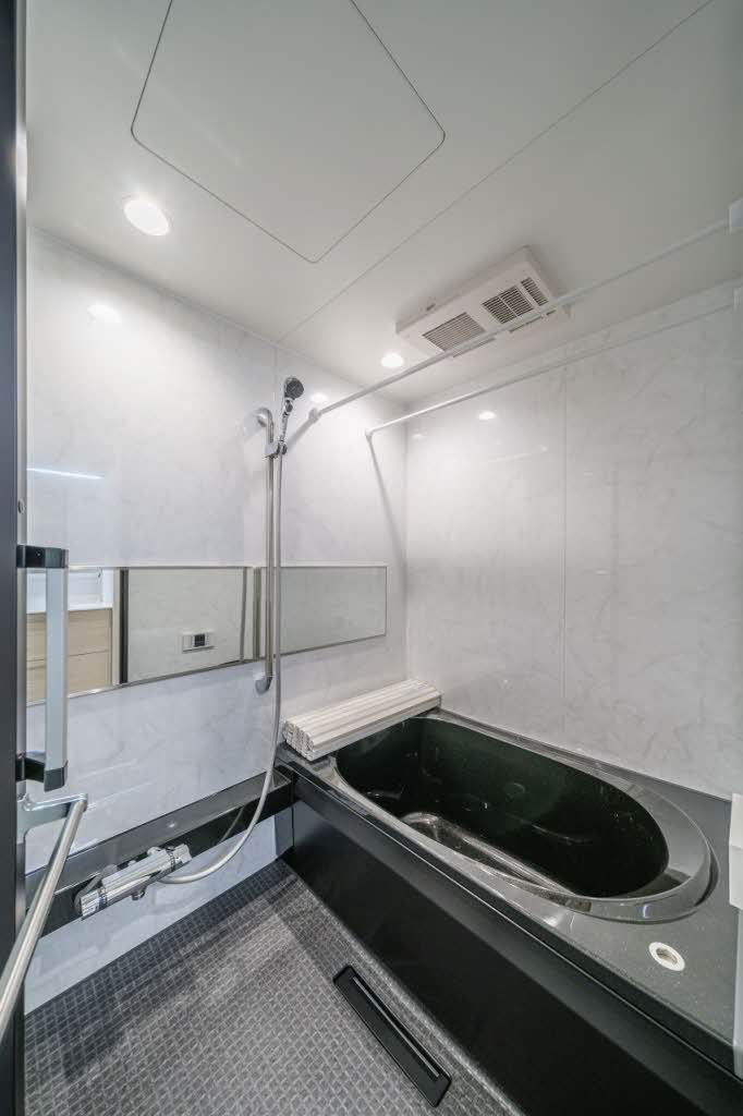 バス・シャワールーム　バスルーム