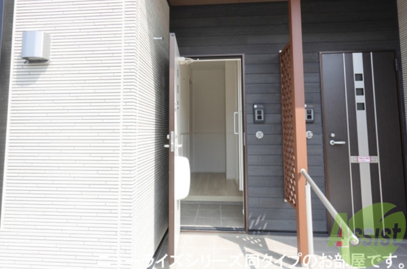 玄関　建設中のため、写真はイメージになります。