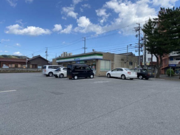 コンビニ　ファミリーマート　岡崎本宿店（コンビニ）まで851m