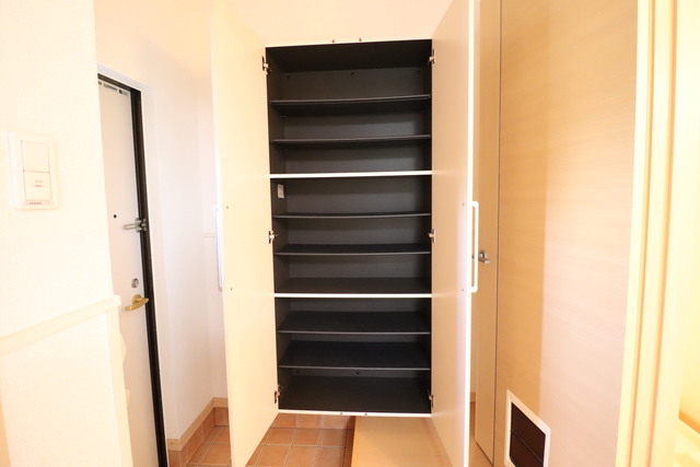 収納　シューズボックス