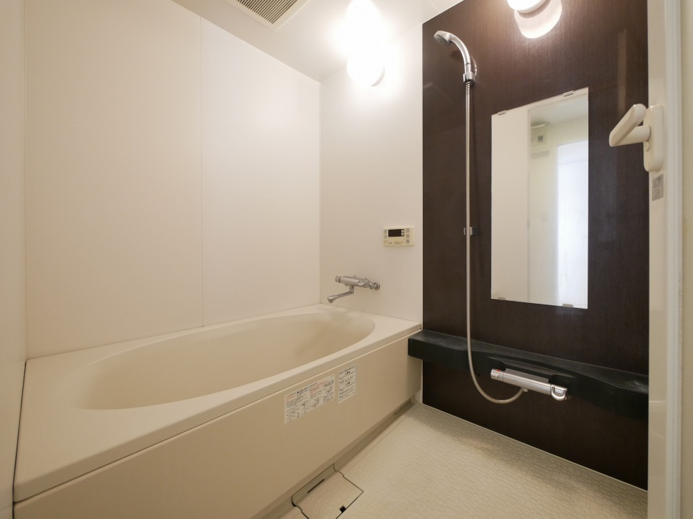 バス・シャワールーム　バス・シャワールーム