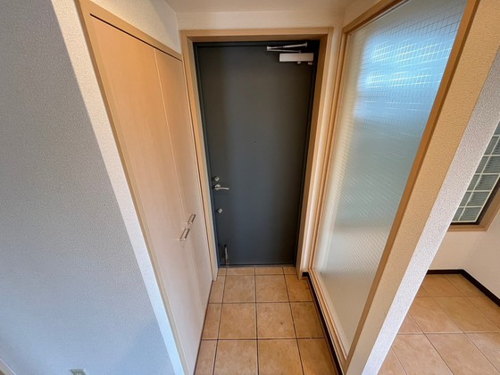 玄関　※別部屋の写真です