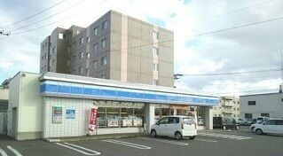 コンビニ　ローソン旭川大町３条店（コンビニ）まで140m