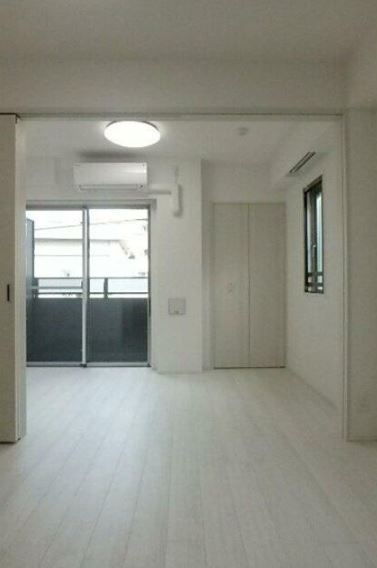 居室・リビング　開放感のある室内♪