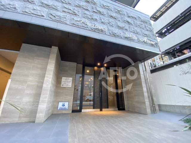 エントランス　CAVANA梅田北（旧：プレサンス梅田北アロー）　エントラン