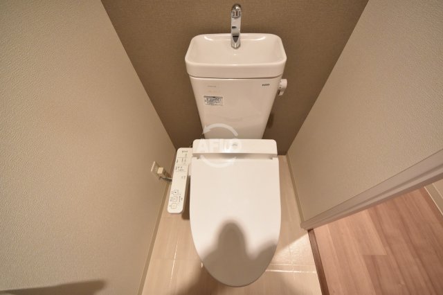 トイレ　プレサンス梅田北アロー　温水洗浄便座