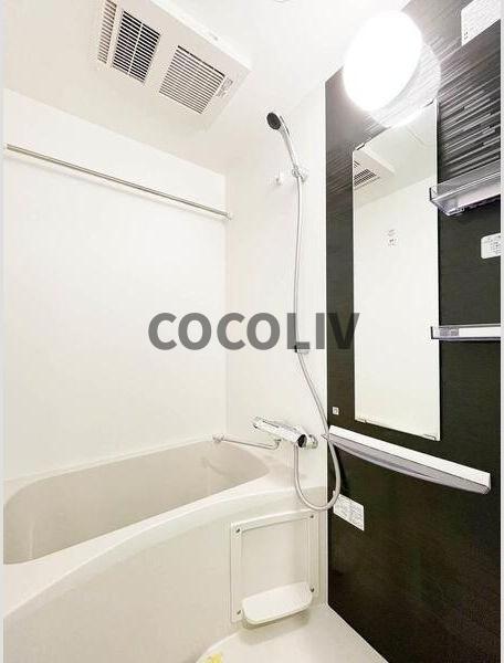 バス・シャワールーム　同物件別部屋写真
