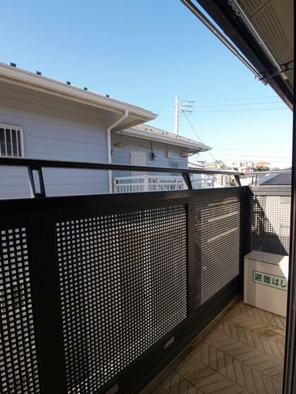 バルコニー　日当たり良好　写真は同建物同間取りの別部屋のものです。