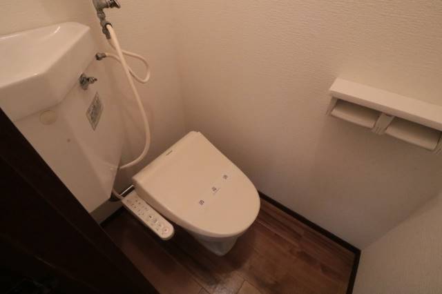 トイレ　シャワートイレ完備♪