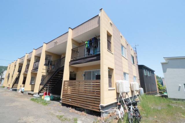 建物外観　木造２階建て♪