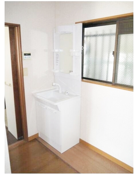 洗面設備　身支度に欠かせない独立洗面台♪