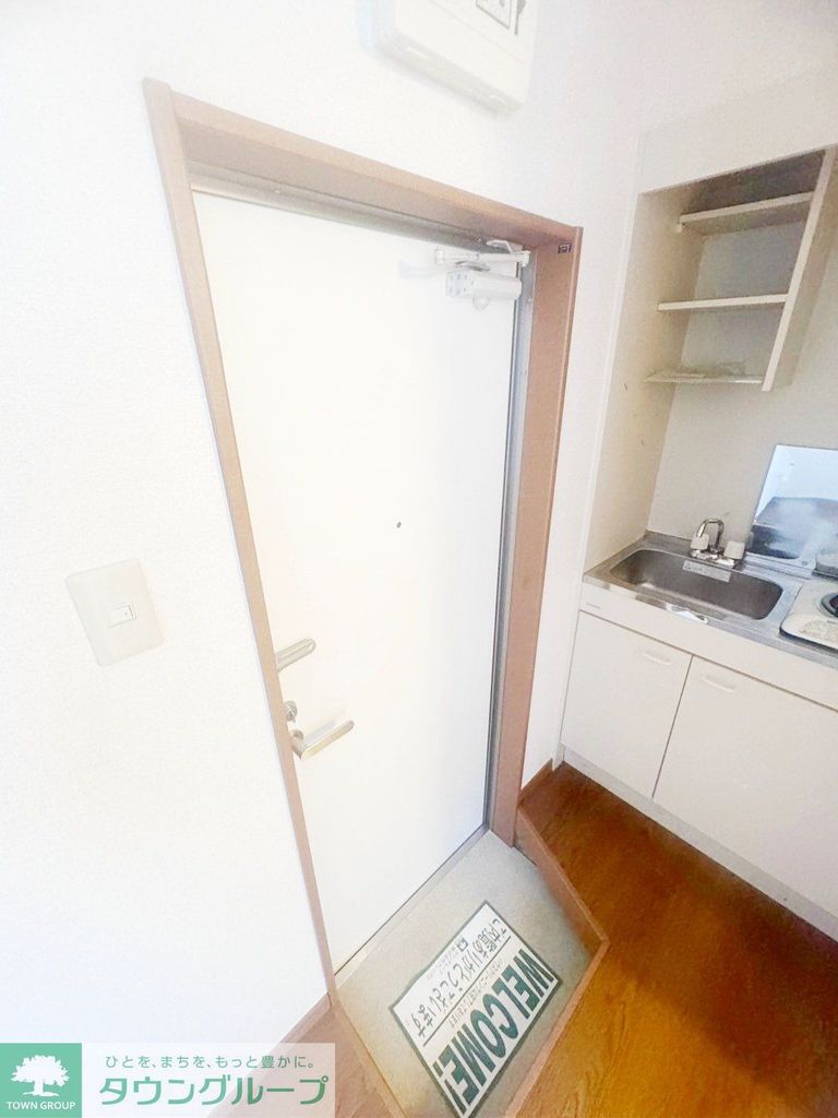 玄関　別部屋の写真です。