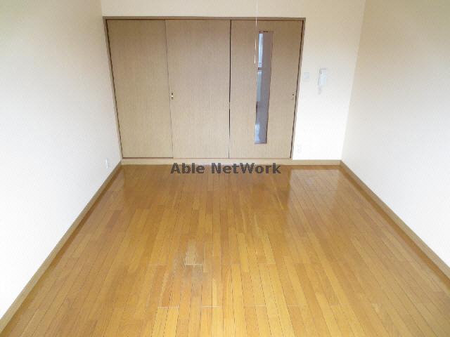 居室・リビング　室内