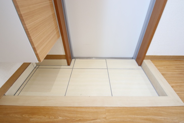 玄関　※別室の参考写真の為、現況優先です。