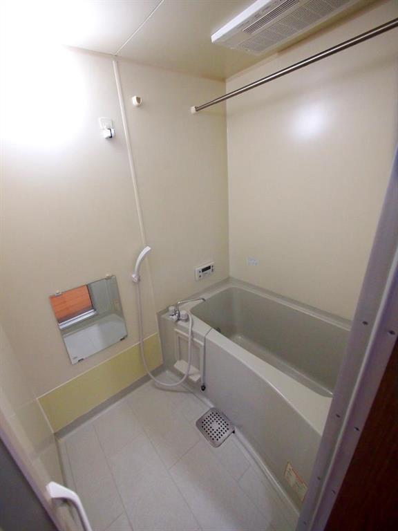 バス・シャワールーム　バスルームは浴室乾燥機能付きです