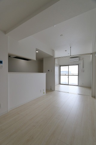 居室・リビング　広々リビングでゆったりくつろげます