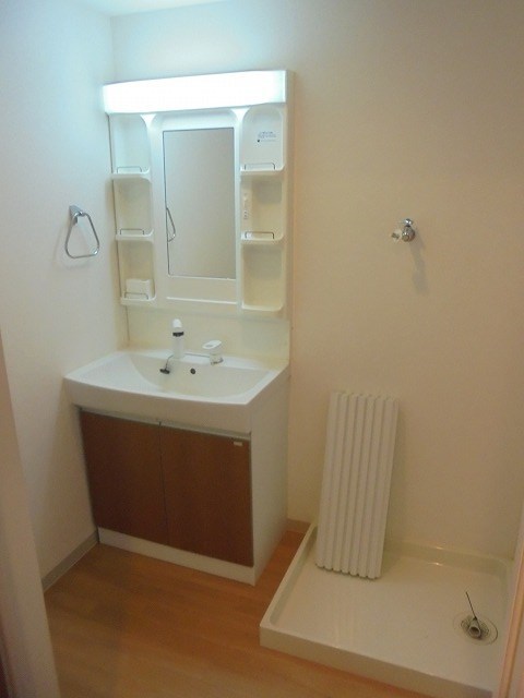 洗面設備　画像は201号室です（参考）