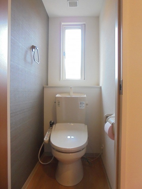 トイレ　画像は201号室です（参考）