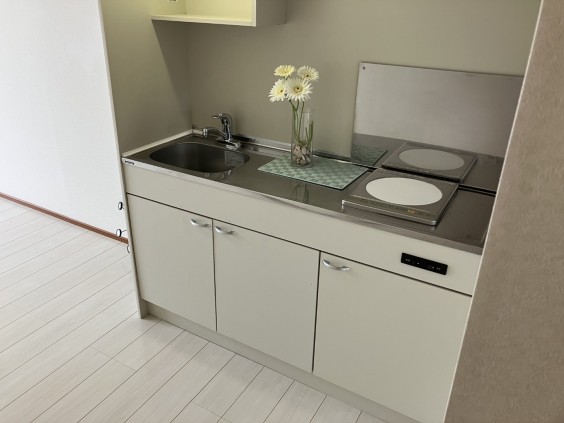 キッチン　他室参考写真　1口ＩＨのシステムキッチンです
