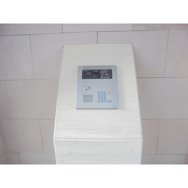 ロビー　オートロック付き