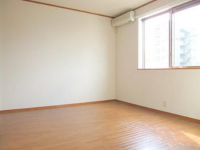 居室・リビング　室内