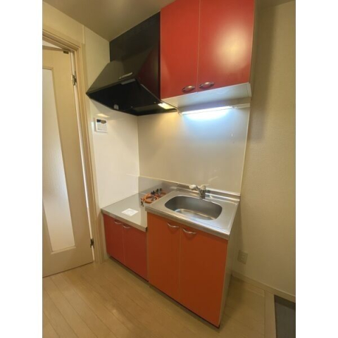 キッチン　室内写真は別部屋の写真です。