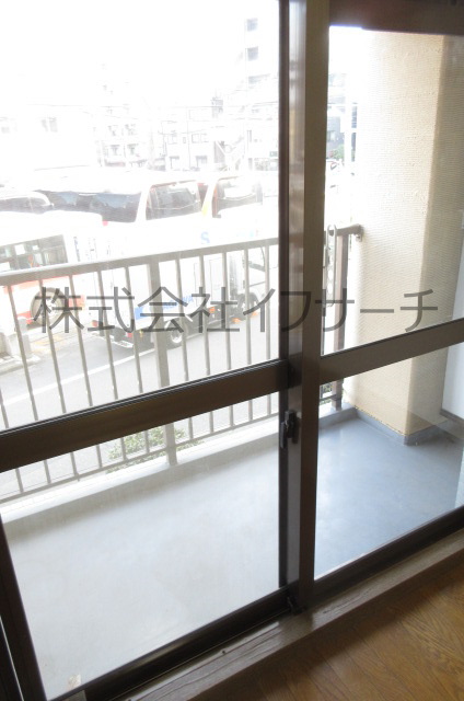 バルコニー　遮るもの無し　日当たり良好　2026年3月27日17時撮影
