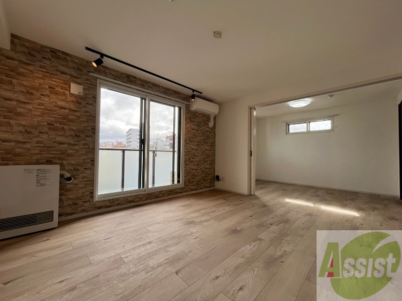 居室・リビング　広々としたリビングですね。使い勝手がよさそうですね！