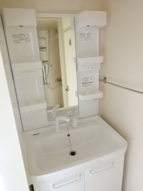 洗面設備　写真は308号室です（参考）