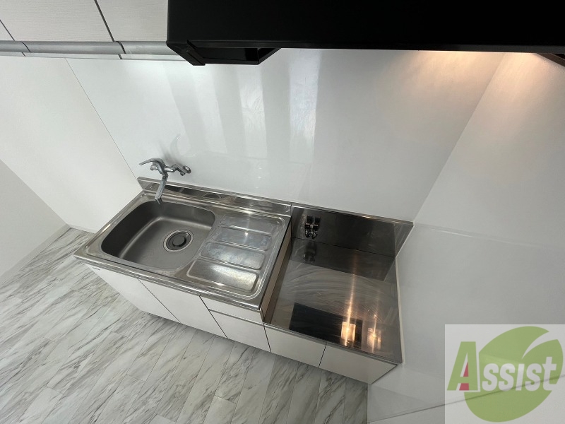 キッチン　キッチンです。ご自身でコンロを設置していただけます。