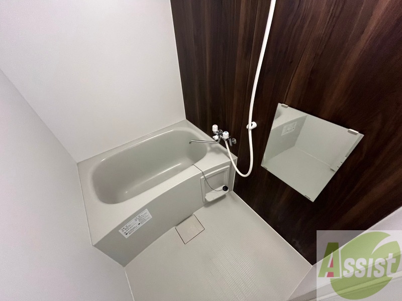 バス・シャワールーム　お風呂になります。一日の疲れを癒してくださいね。