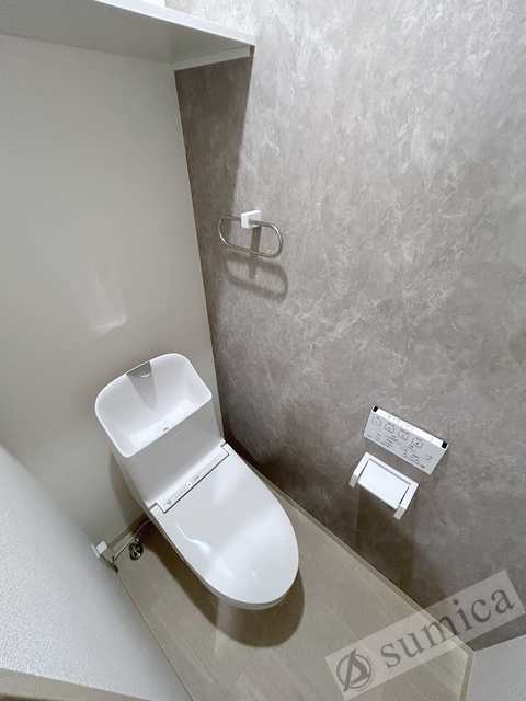 トイレ　温水洗浄便座完備♪