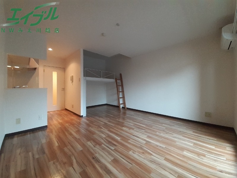 居室・リビング　同型参考写真