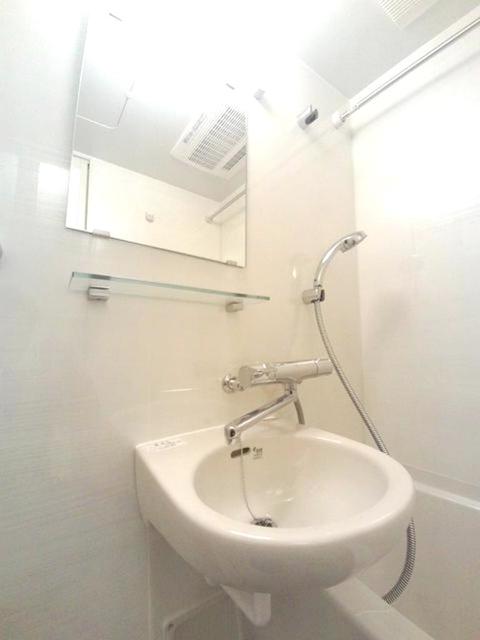 洗面設備　同仕様