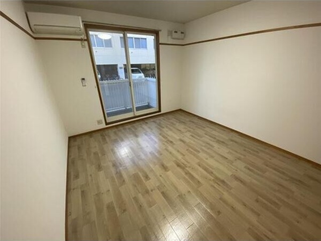 居室・リビング　※同物件の別の部屋の写真です。