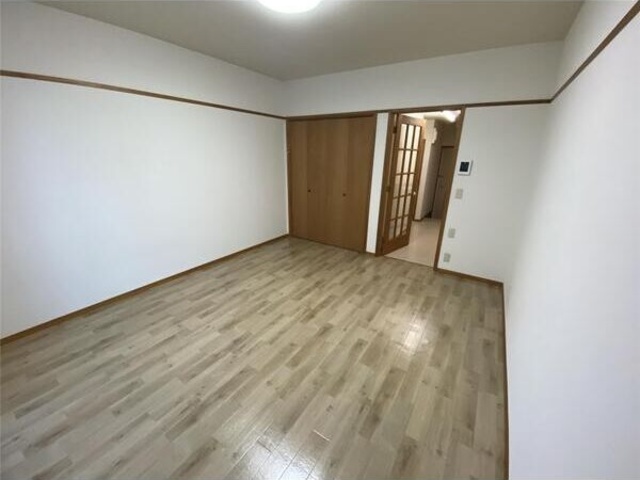 居室・リビング　※同物件の別の部屋の写真です。