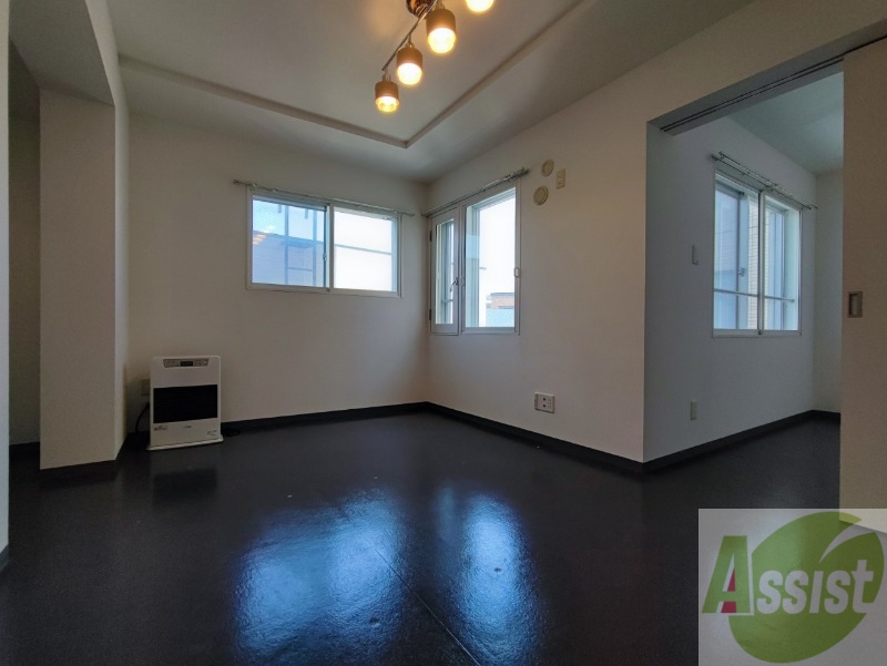 居室・リビング　明るいお部屋は気持ちよく過ごせそうですね。