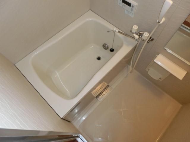 バス・シャワールーム　追い焚き機能付きバス