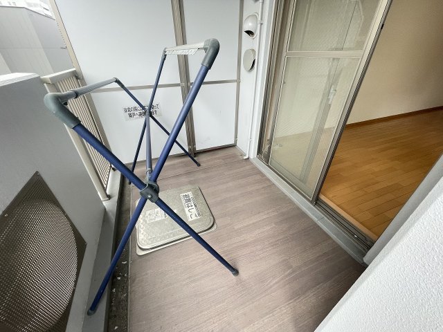 バルコニー　暖かな日差しのふりそそぐバルコニー