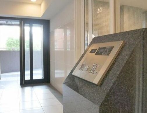 エントランス　☆安心のオートロック☆