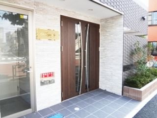 エントランス　建物の内部です