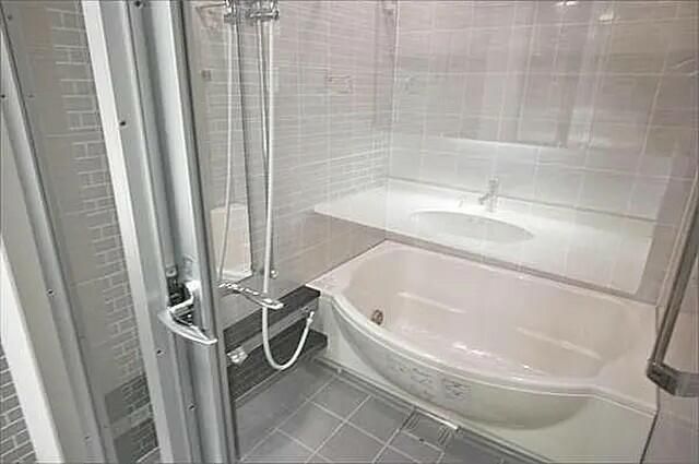 バス・シャワールーム　※別部屋の参考写真です。