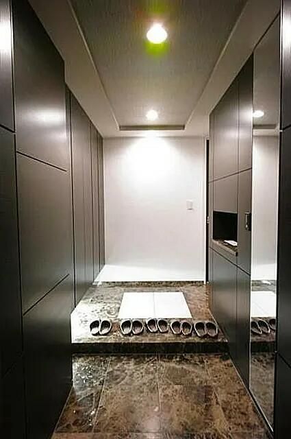 玄関　※別部屋の参考写真です。