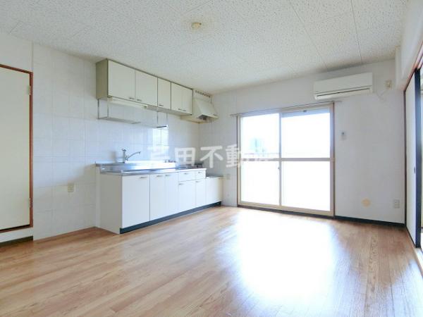 居室・リビング　写真は別のお部屋のイメージです