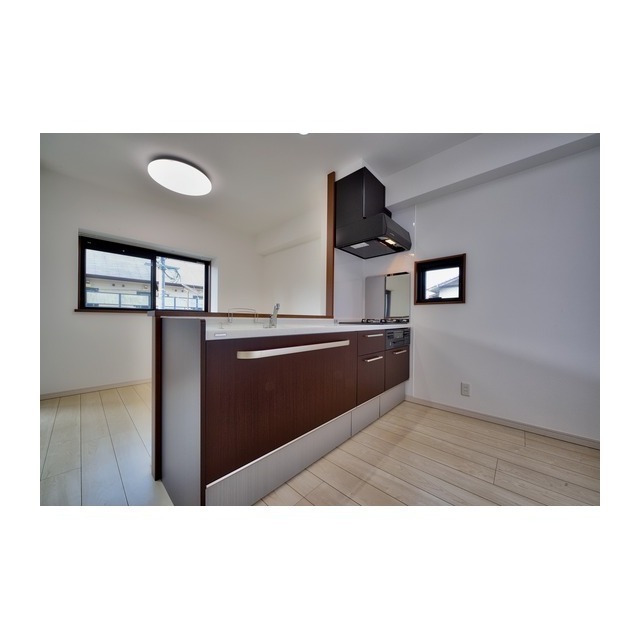 キッチン　※別部屋写真、現況優先