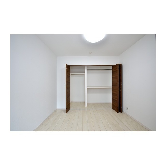 収納　※別部屋写真、現況優先