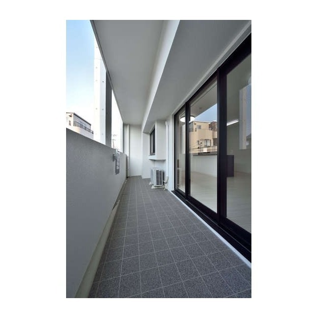 バルコニー　※別部屋写真、現況優先